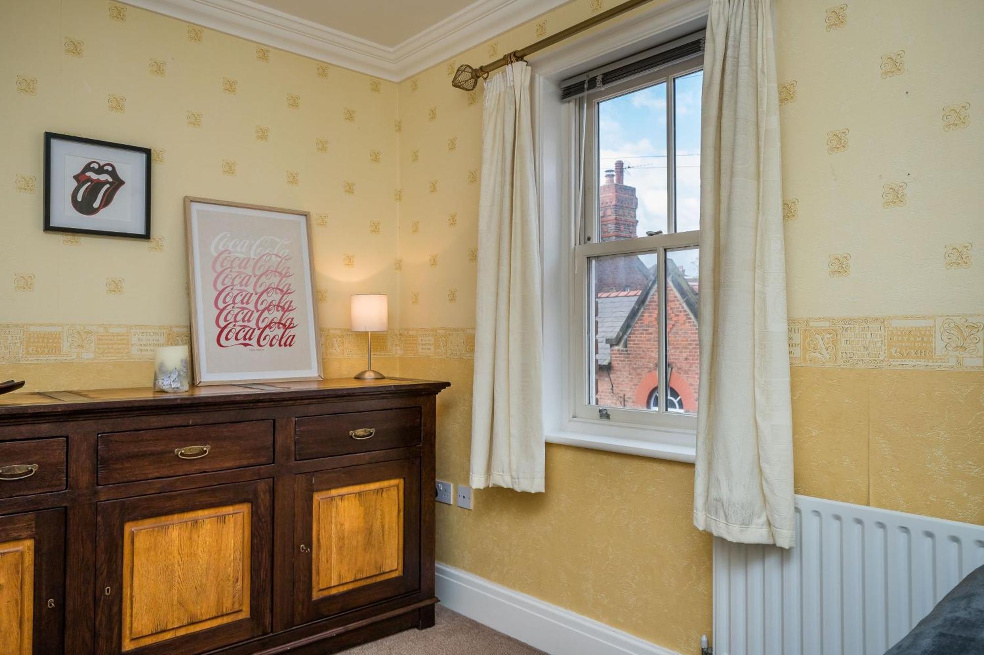 Hotel Spacious, 3 Bed House For 6 In Central Chester Exterior foto