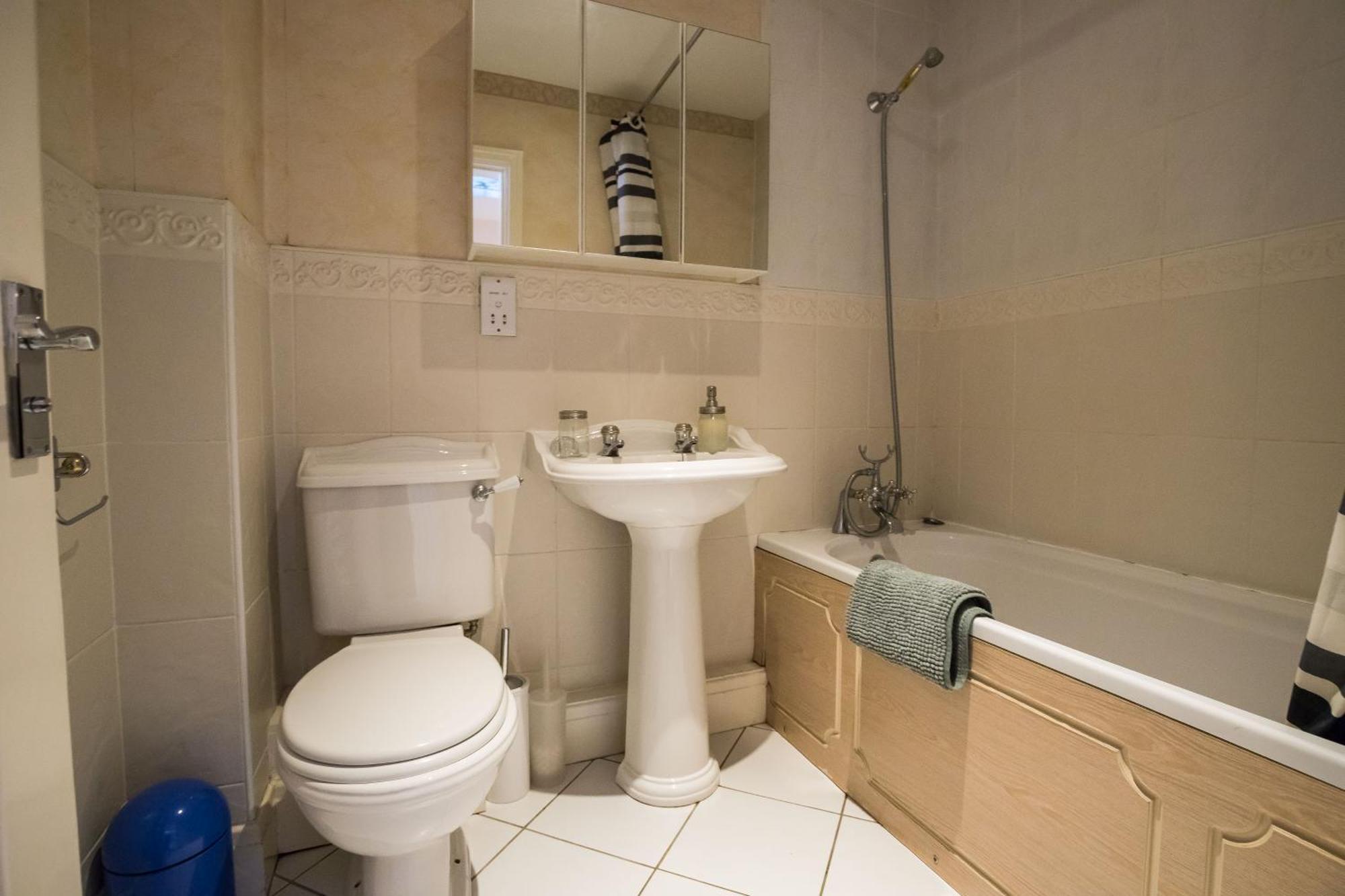 Hotel Spacious, 3 Bed House For 6 In Central Chester Exterior foto