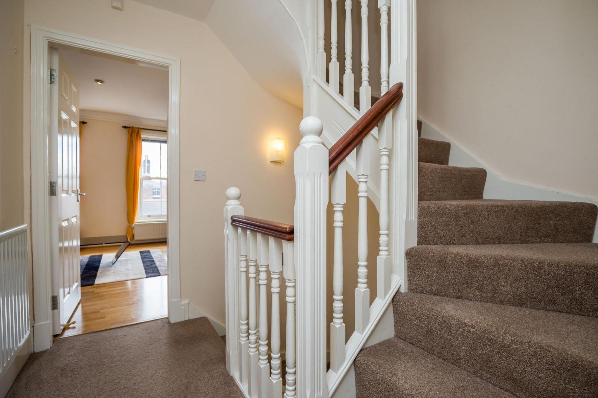 Hotel Spacious, 3 Bed House For 6 In Central Chester Exterior foto
