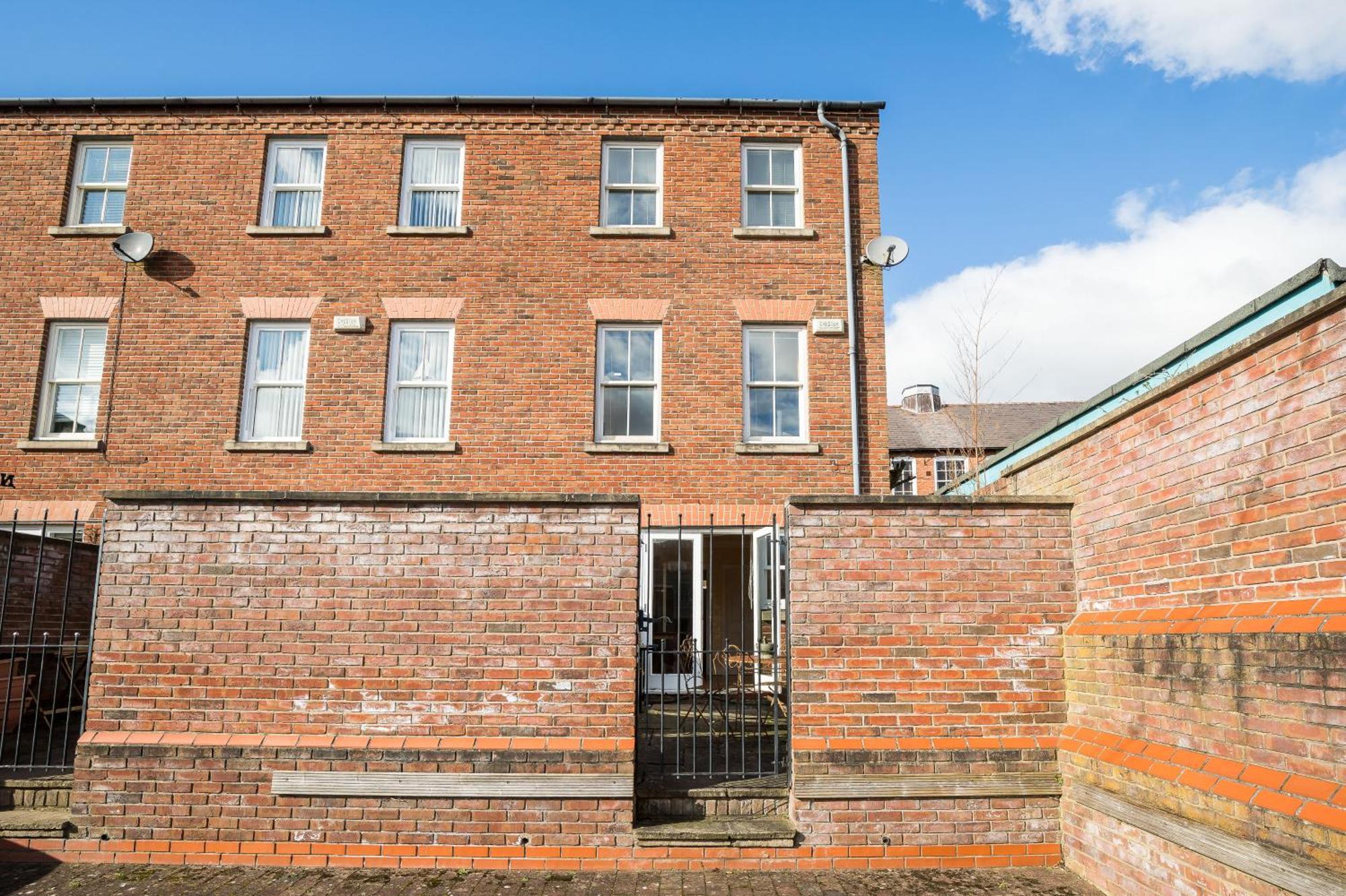 Hotel Spacious, 3 Bed House For 6 In Central Chester Exterior foto